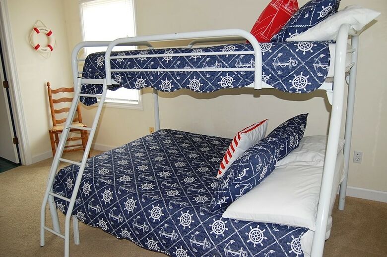 Hayley House Beachside 12 - Four Bedroom Vacation Home