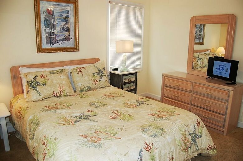 Hayley House Beachside 12 - Four Bedroom Vacation Home
