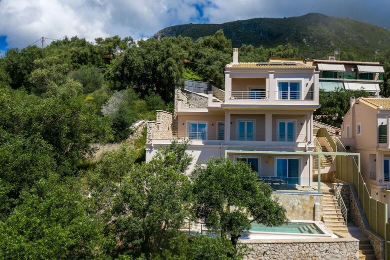 Bolla D'oro Luxury Villas