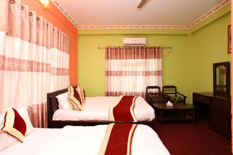 Spot On 496 Royal Crown Hotel