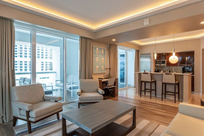 Apartamentos Charming Beachfront Condo With Large Balcony