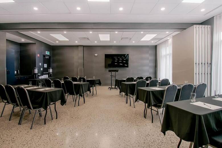 Hotel Quality Inn & Suites