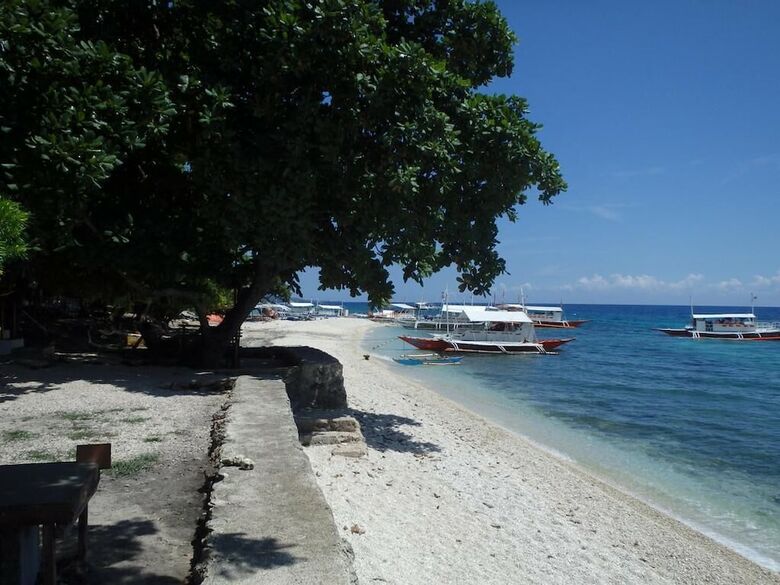 Hotel Island Front / Bangcogon Resort And Restaurant