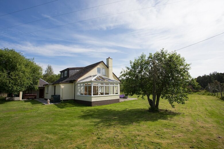 Juniper Hill, Highland