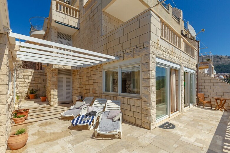 Hedera Estate, House Hedera IV