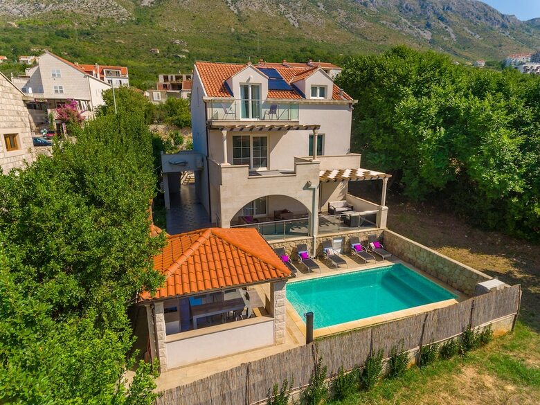 Hedera Estate, Villa Hedera X