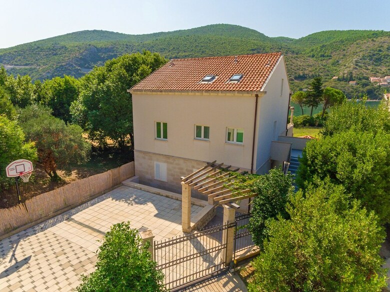Hedera Estate, Villa Hedera X