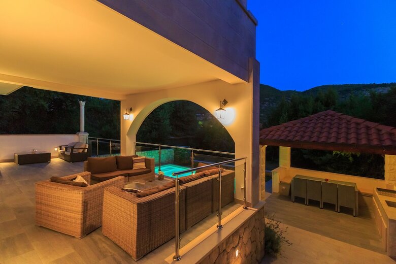 Hedera Estate, Villa Hedera X