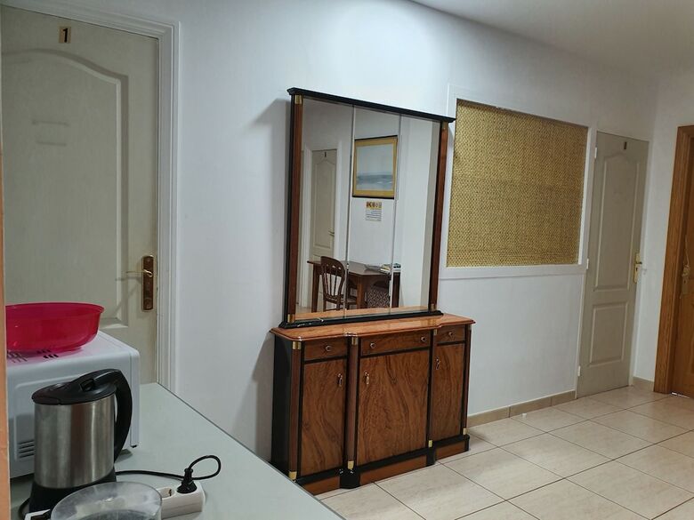 Hotel Doramas Private Rooms Shared Toilet