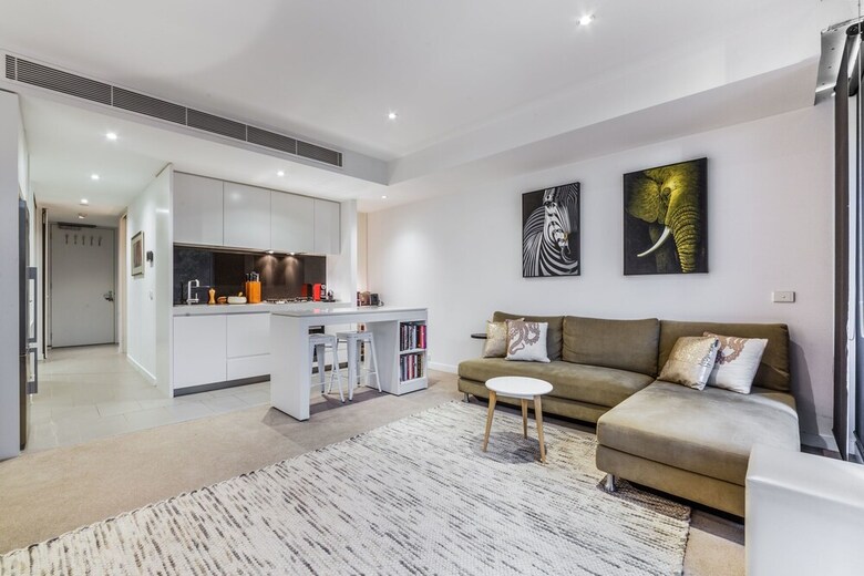 Elegant 1 Bed 1 Bath Apartment, Free Parking