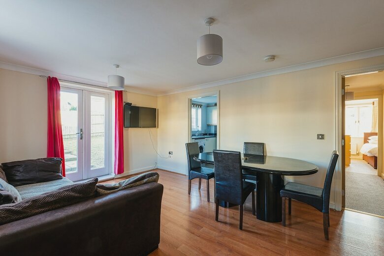 Business Park Apartments (Peymans)