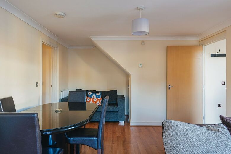 Business Park Apartments (Peymans)