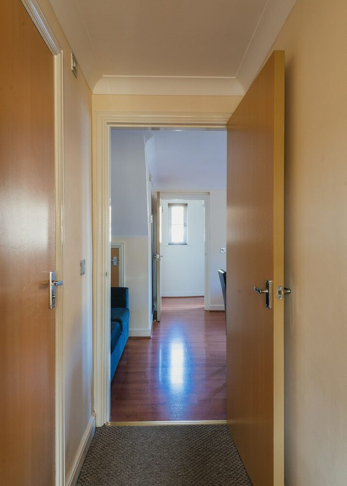 Business Park Apartments (Peymans)