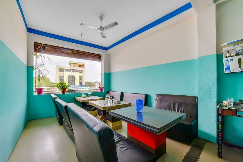 Spot On 480 Hotel Sish Mahal