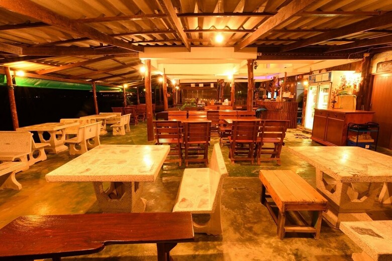 Hotel One More Night Beach
