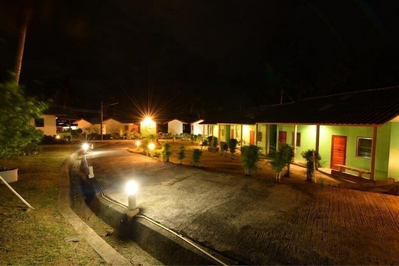 Hotel One More Night Beach