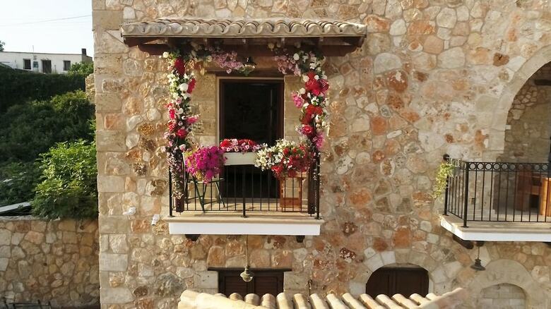 Hanna Koumi Boutique Hotel