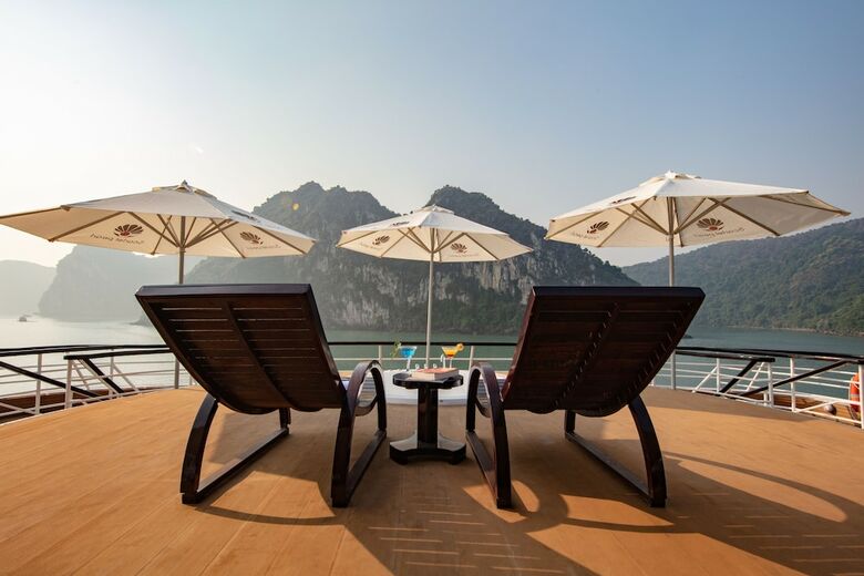 Scarlet Pearl Cruises