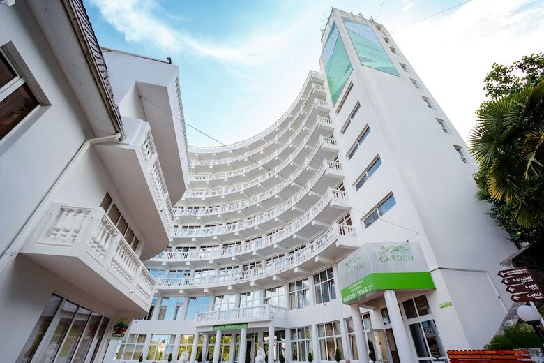 Garden Hills Hotel