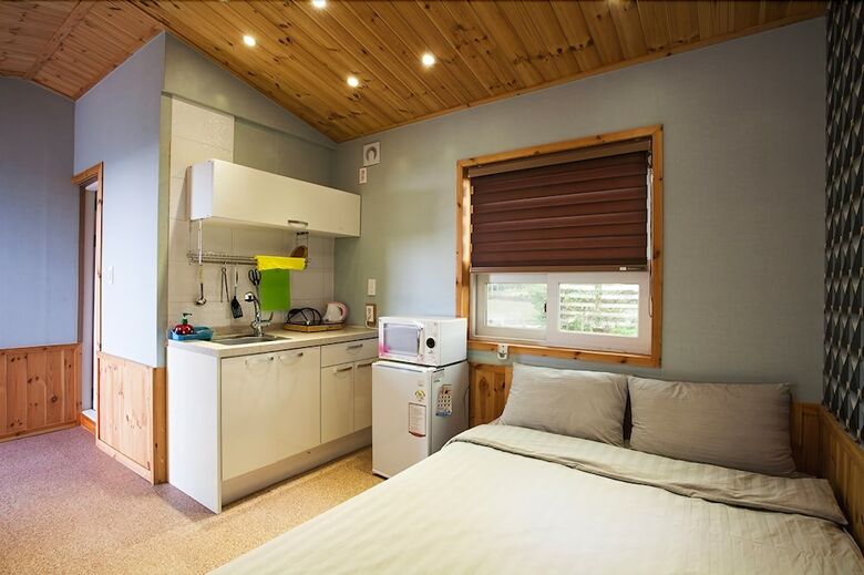 Seogwipo Red Piano Pension