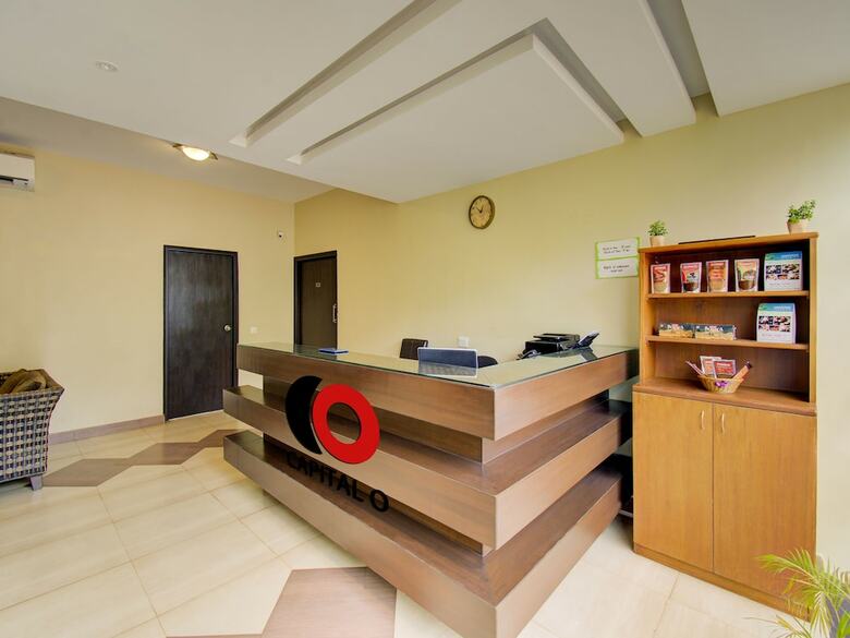 Hotel Capital O 37677 Xec Residency