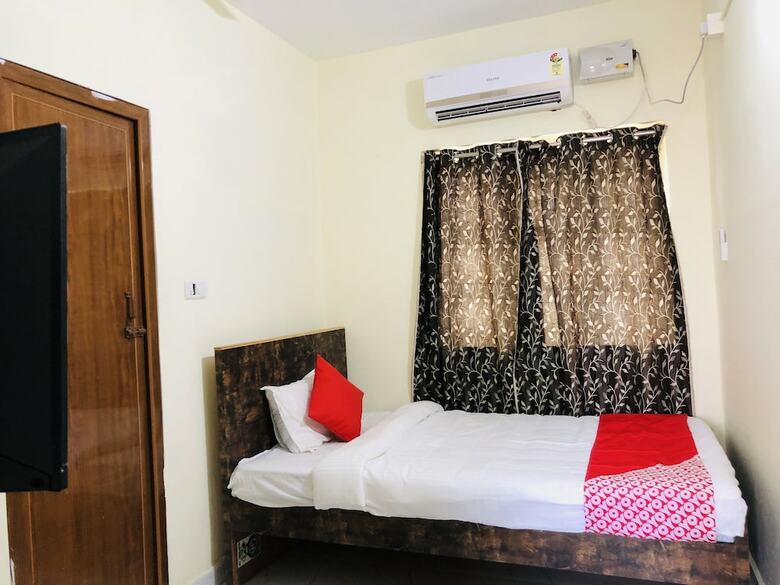 Hotel Oyo 35509 Dhana Dhaanya Residency