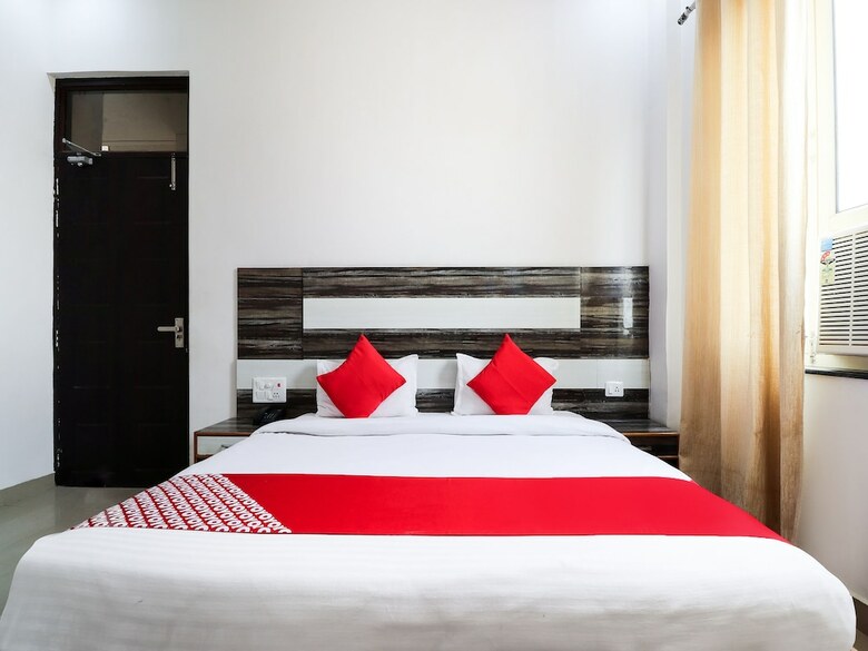 Oyo 39959 Hotel Bandhan Bahraich