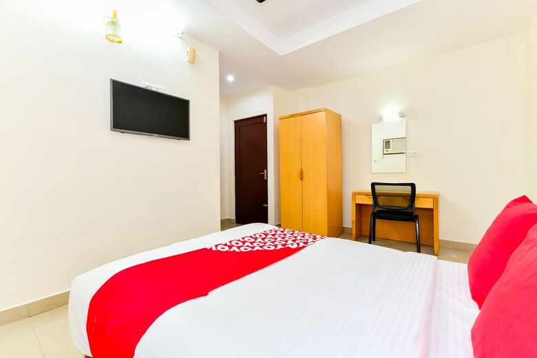 Hotel Oyo Flagship 38119 Tristar Residency