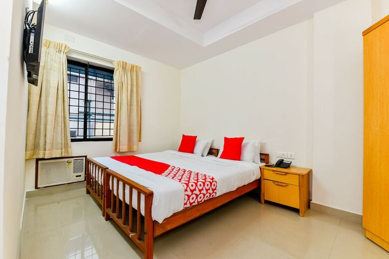 Hotel Oyo Flagship 38119 Tristar Residency