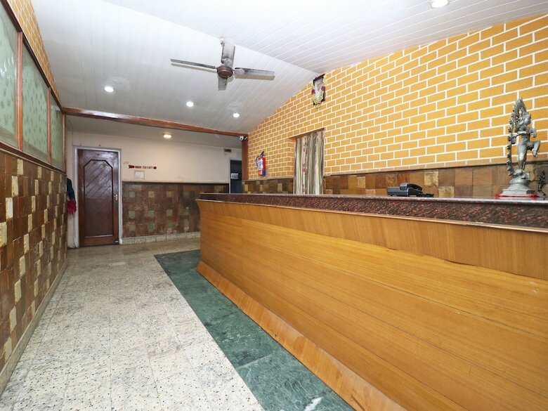 Spot On 37002 Hotel Natraj
