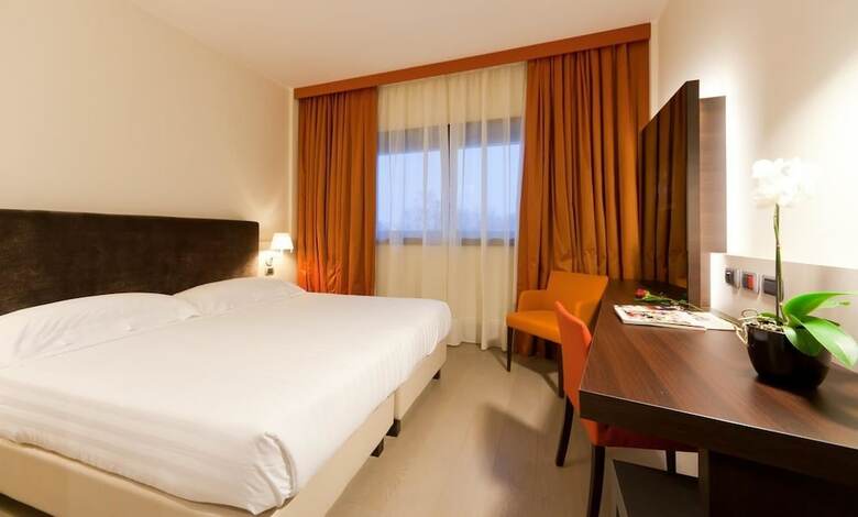 Hotel Rmh Modena Des Arts