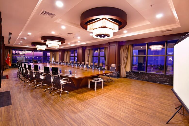 Hotel The Green Park Pendik