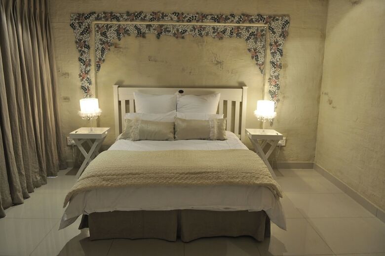 Bed & Breakfast House And Heart Guest House