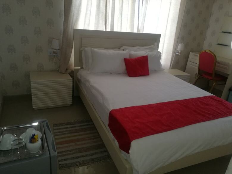 Hotel Lee Land Guest House
