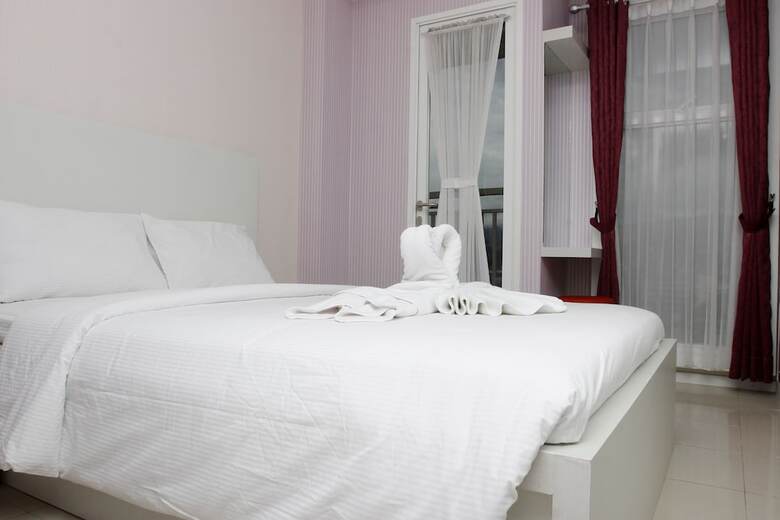 Hotel Ten Eleven Living Point