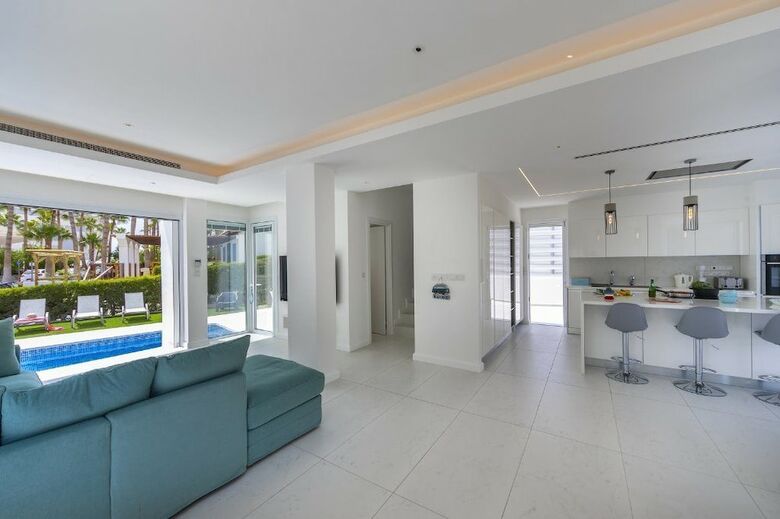 Protaras Villa Piera By The Sea