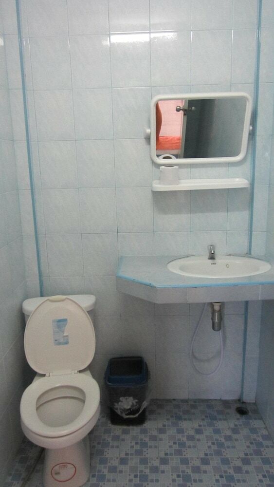 Hotel Charung Backpackers