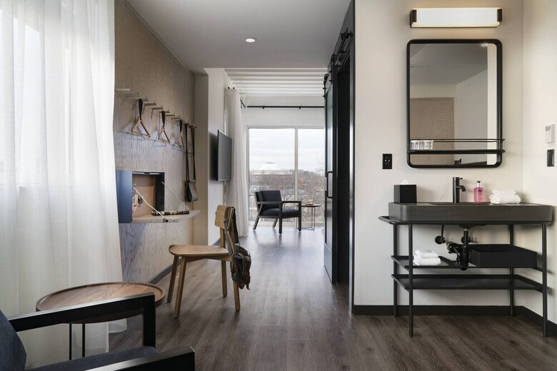 Hotel Moxy Nashville Vanderbilt Area