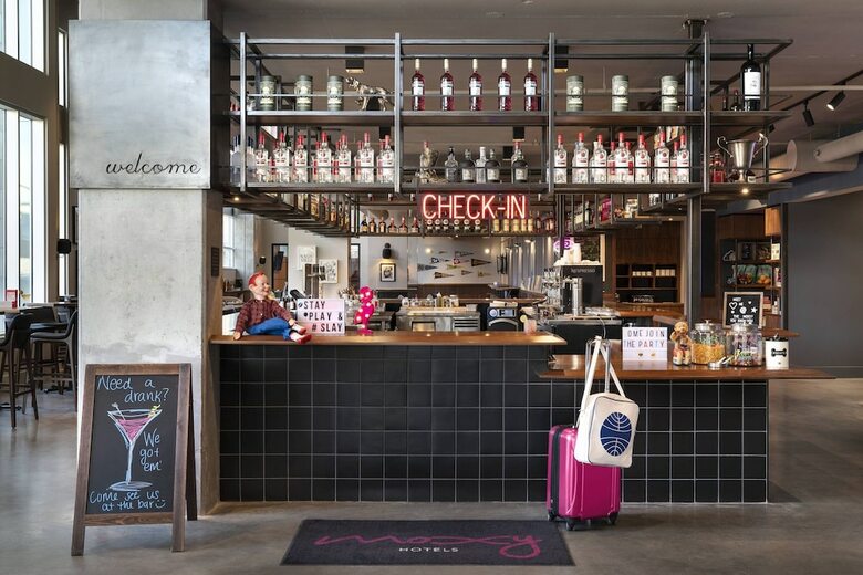 Hotel Moxy Nashville Vanderbilt Area