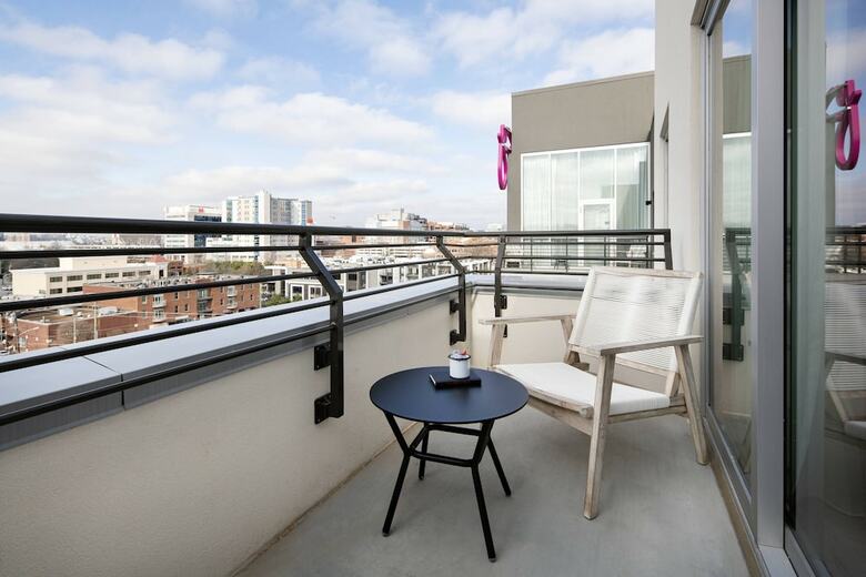 Hotel Moxy Nashville Vanderbilt Area
