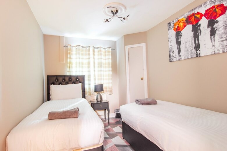 Montgomery Apartments - Crighton