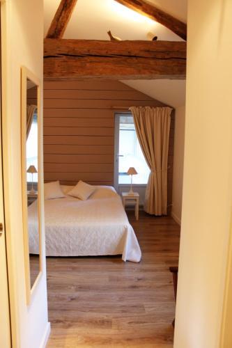 Bed & Breakfast Auberge De La Court D'aron