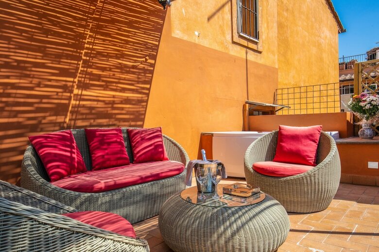 Maison D'art Apartments