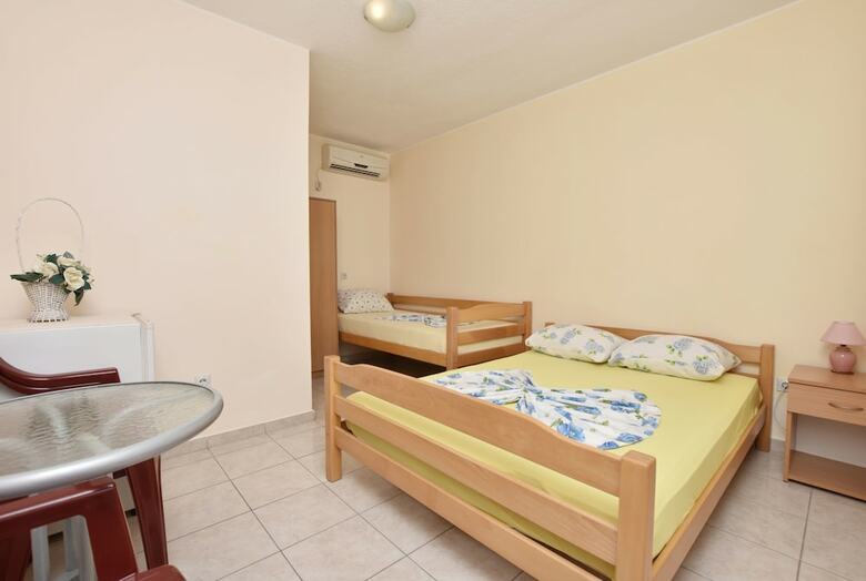 Apartments And Rooms Villa Mia