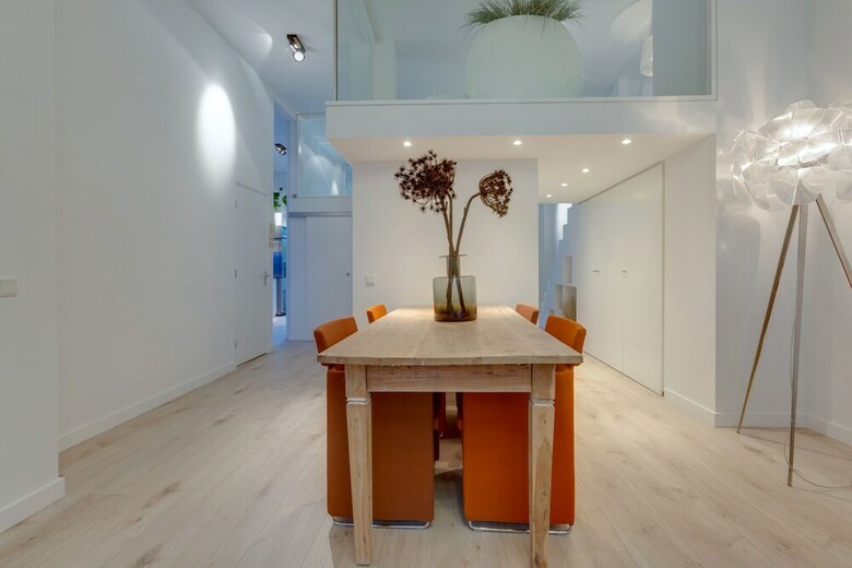 Design Apartment With Balcony