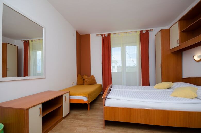 Apartments Mirjana