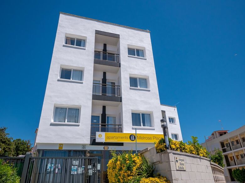 Aparthotel Apartaments Ar Melrose Place