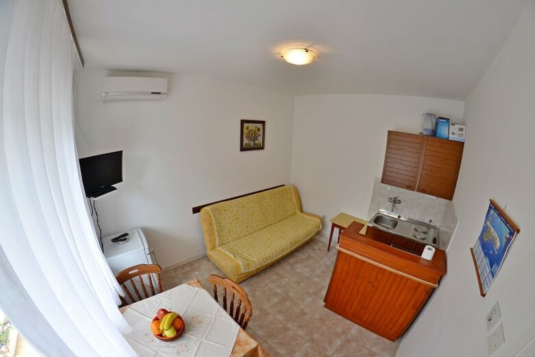 Apartment And Rooms Ru?a