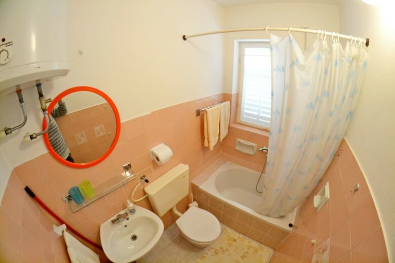Apartment And Rooms Ru?a