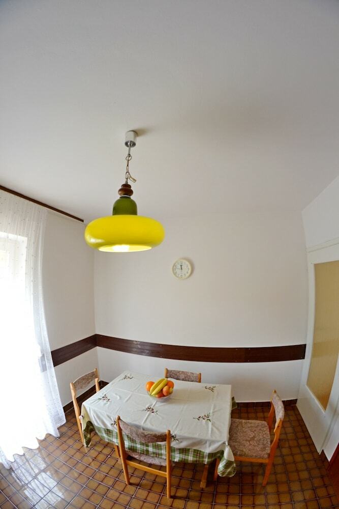 Apartment And Rooms Ru?a